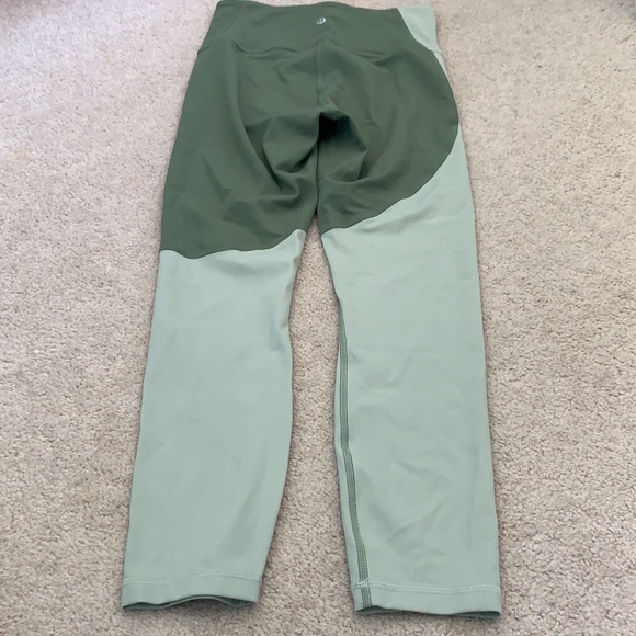 Lululemon Crop - Picture 4 of 15